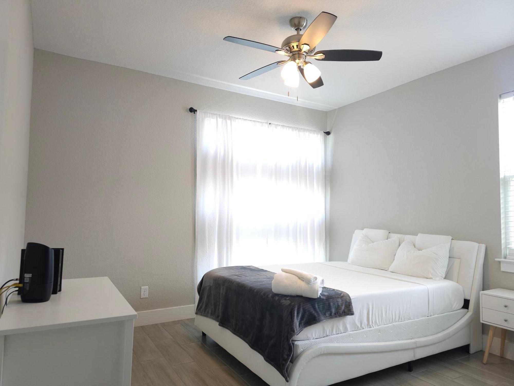 Spacious Modern 4Bd 2Ba Home! Close To Legoland Уинтър Хевън Екстериор снимка